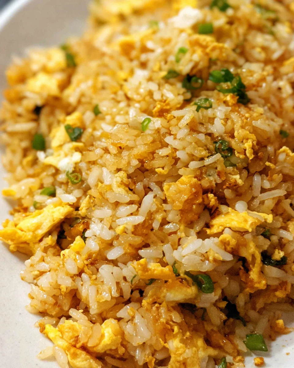 10 min. Easy Egg Fried Rice (only 6 ingredients!)